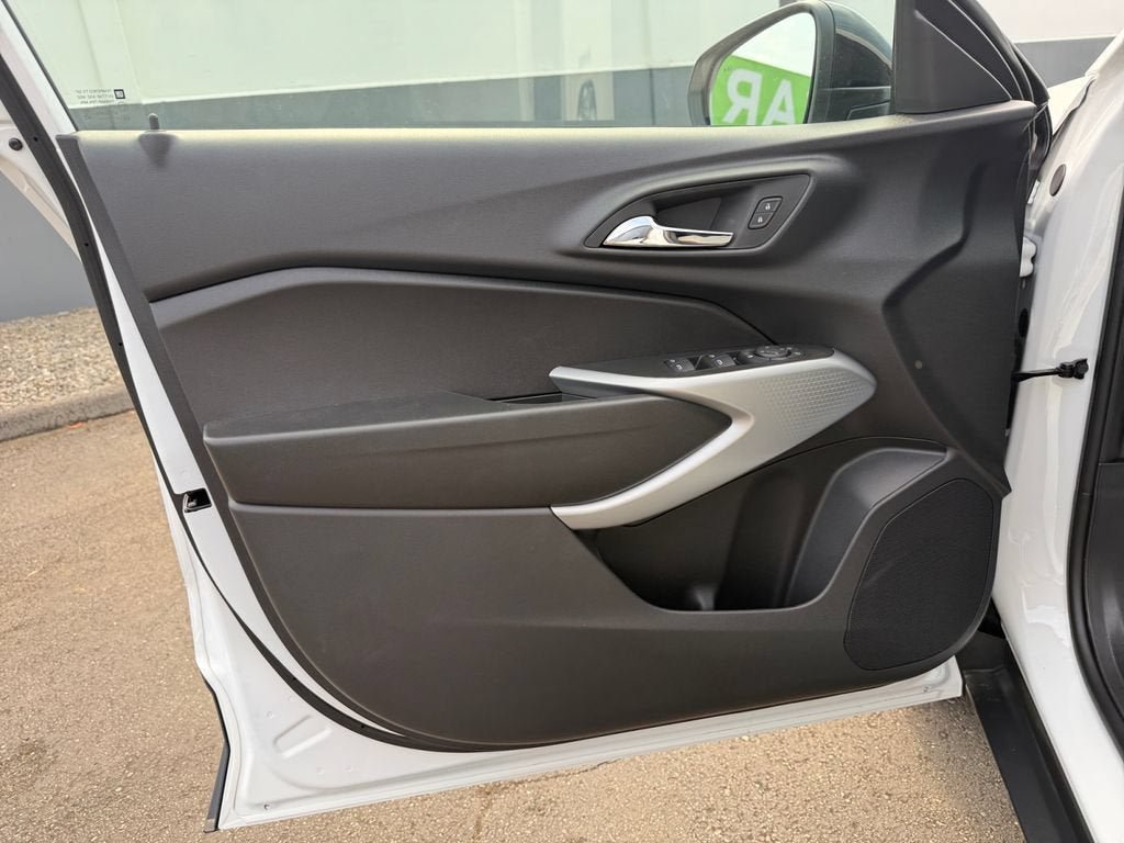 New 2026 Chevrolet Trax RS w/ Driver Confidence Package FWD image 20