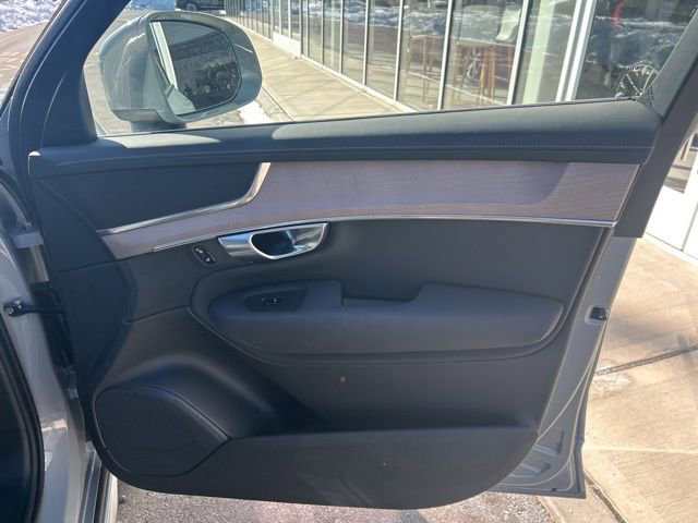 Certified 2025 Volvo XC90 B6 Plus image 14