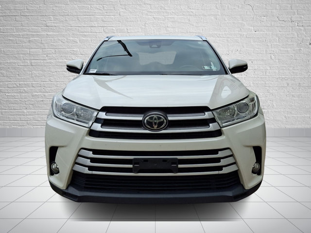 Used 2019 Toyota Highlander XLE AWD/4WD image 2