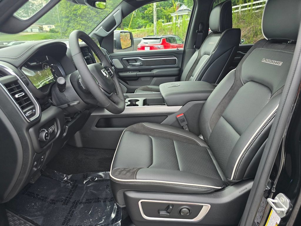 New 2026 RAM 1500 Laramie AWD/4WD image 4