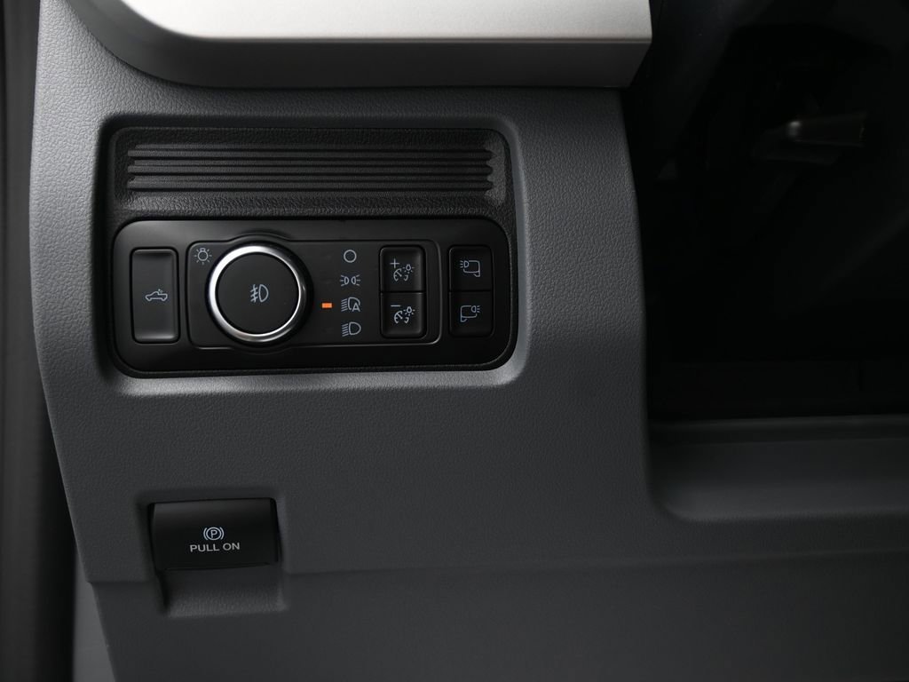 New 2026 Ford F350 XLT w/ FX4 Off-Road Package image 11