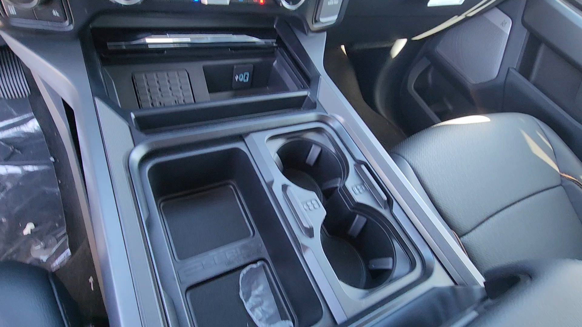 New 2026 Ford F250 Lariat w/ FX4 Off-Road Package image 25