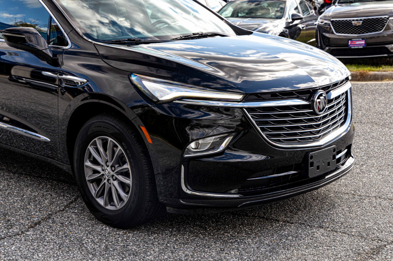 Used 2024 Buick Enclave Premium image 9