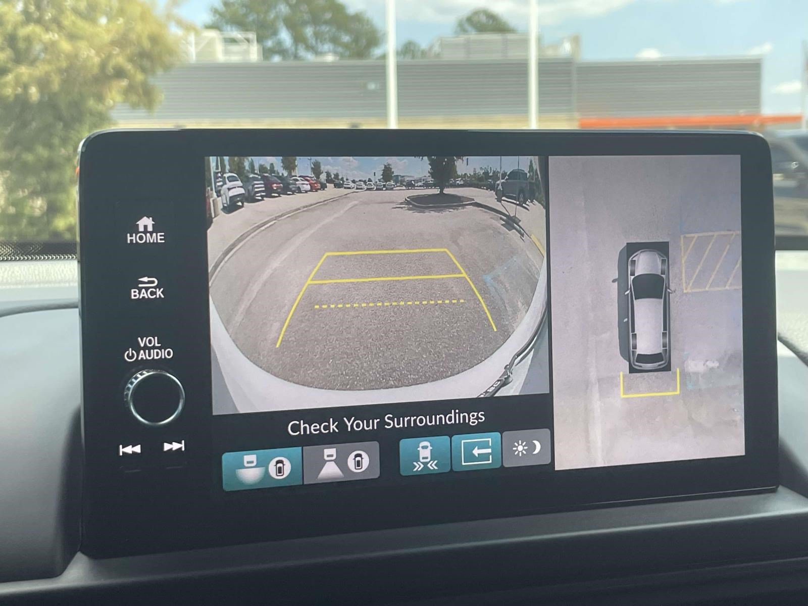 Used 2025 Honda Pilot TrailSport image 28