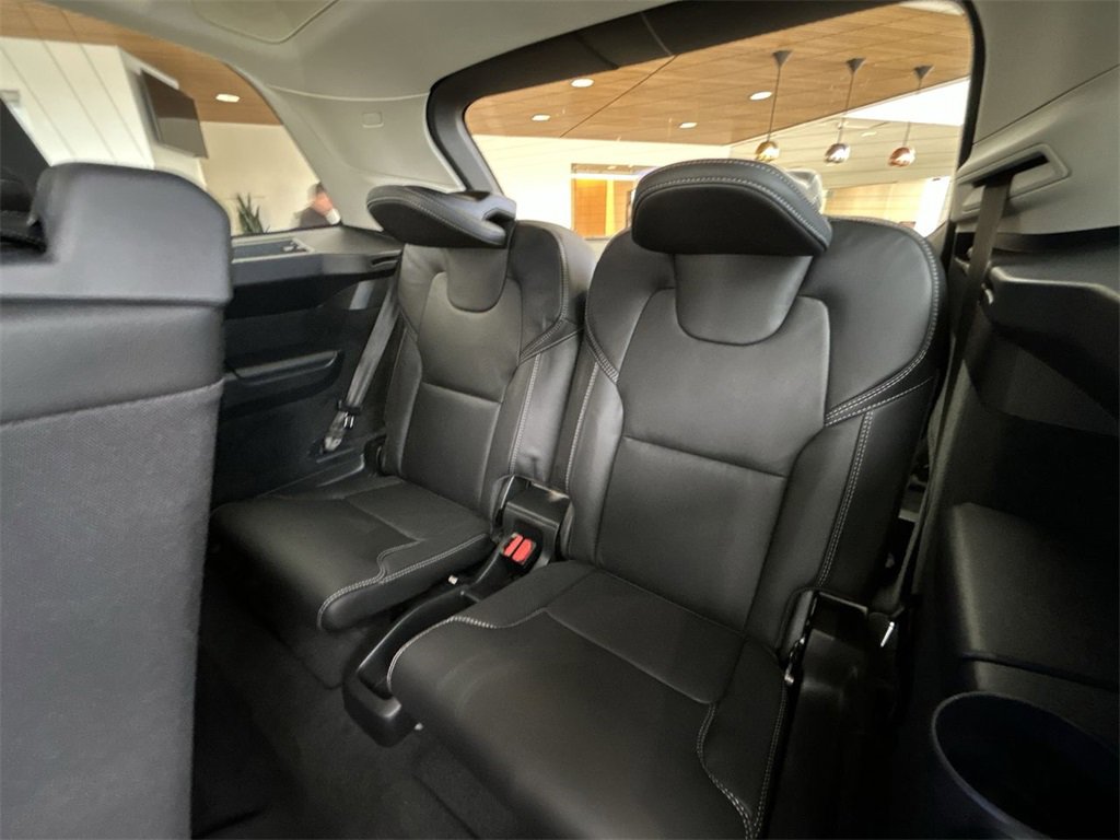 Certified 2025 Volvo XC90 B6 Ultra w/ Protection Package Premier image 14