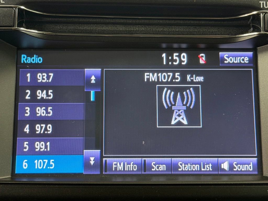 Used 2018 Toyota RAV4 LE AWD/4WD image 31