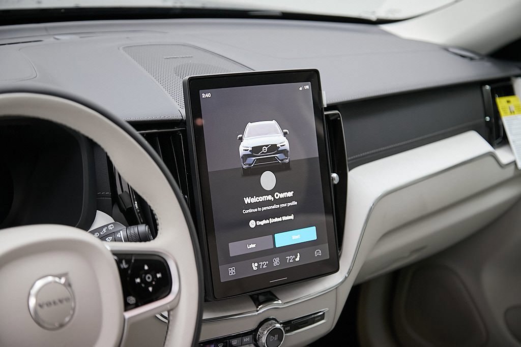 New 2026 Volvo XC60 B5 Ultra w/ Climate Package image 13