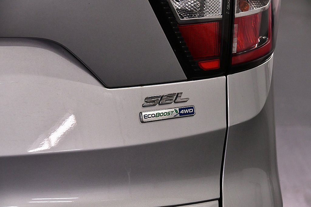 Used 2018 Ford Escape SEL w/ Ford Safe & Smart Package image 11