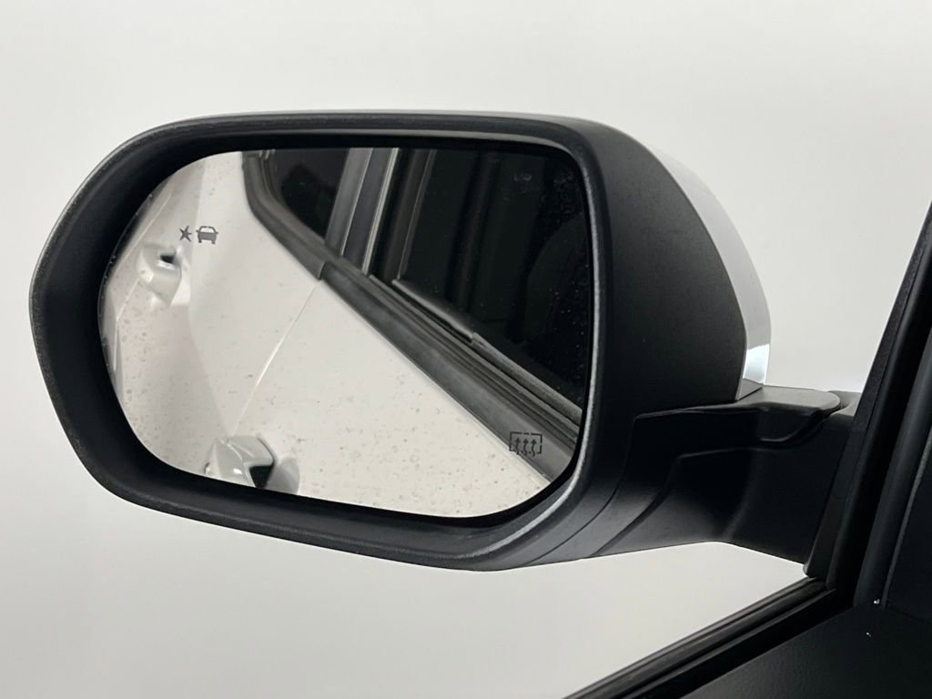 Used 2025 Chevrolet Equinox LT image 37