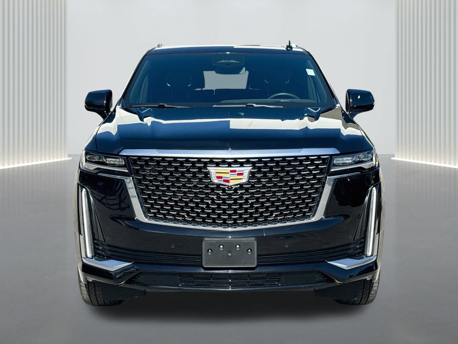 Used 2024 Cadillac Escalade Luxury AWD/4WD image 8