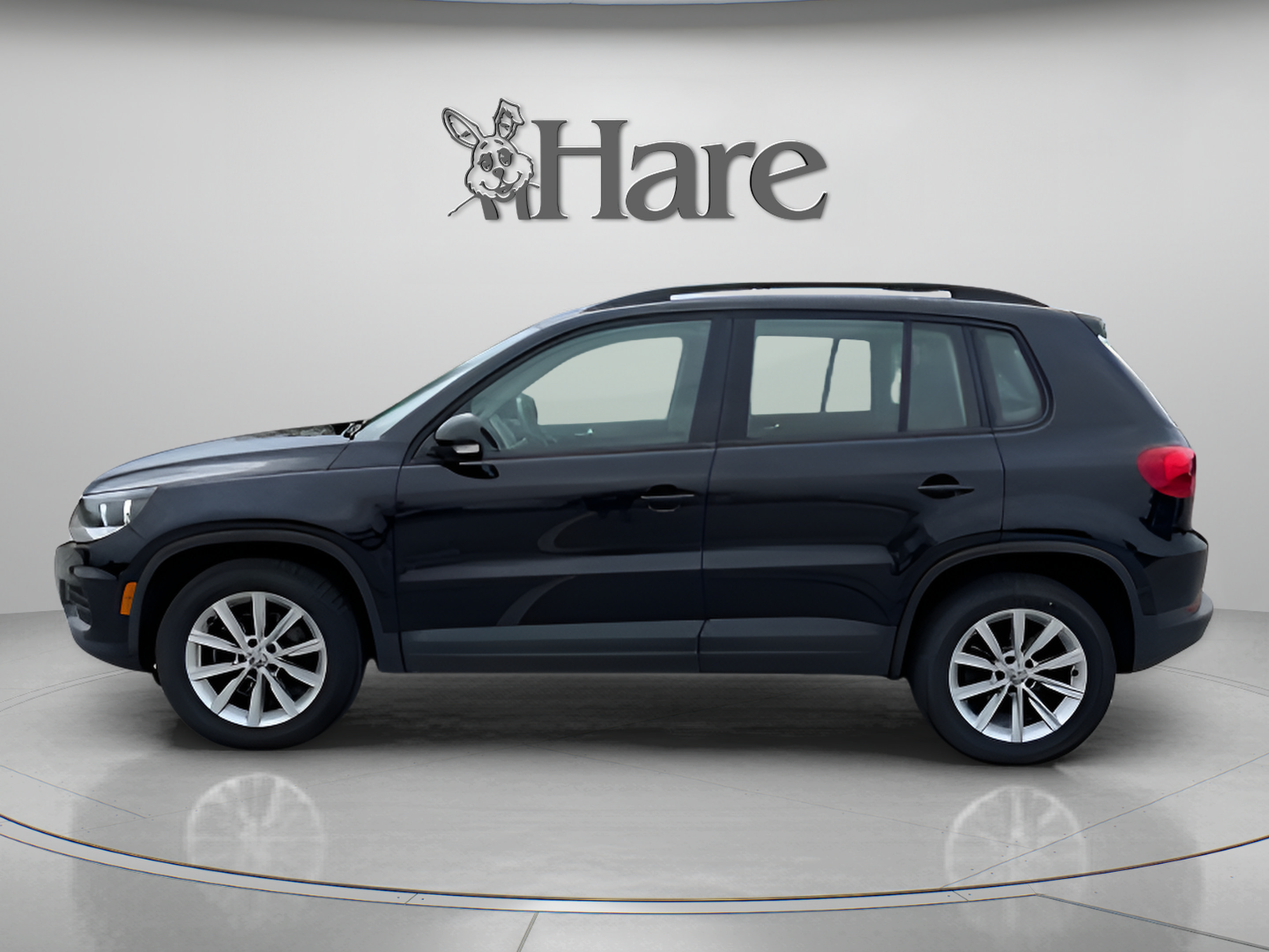 Used 2017 Volkswagen Tiguan S AWD/4WD image 2