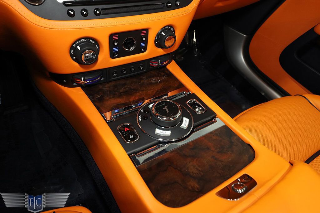 Used 2017 Rolls-Royce Dawn image 35