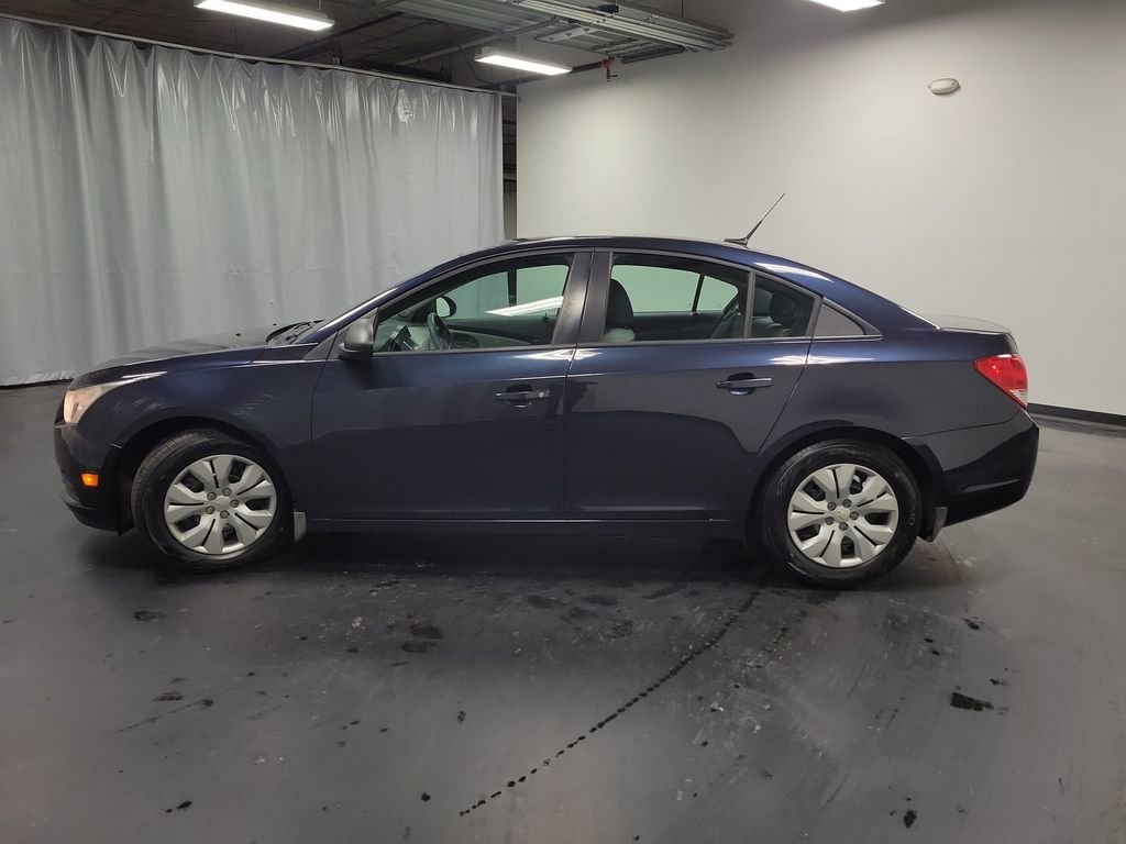 Used 2014 Chevrolet Cruze LS image 6