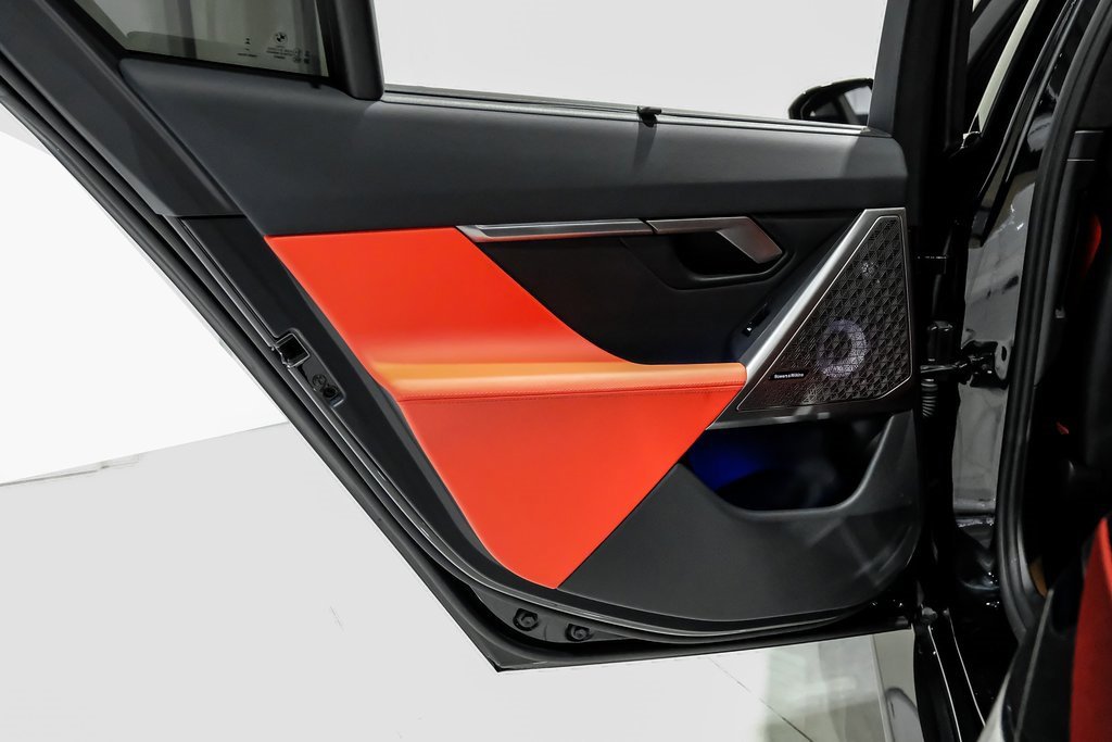 Used 2025 BMW M5 w/ Carbon Package image 49