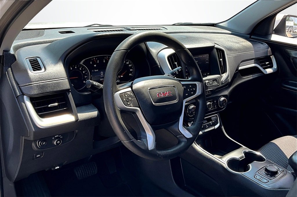 Used 2023 GMC Terrain SLE image 17