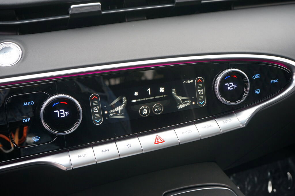 Used 2025 Genesis GV70 3.5T Sport w/ Sport Prestige Package image 20