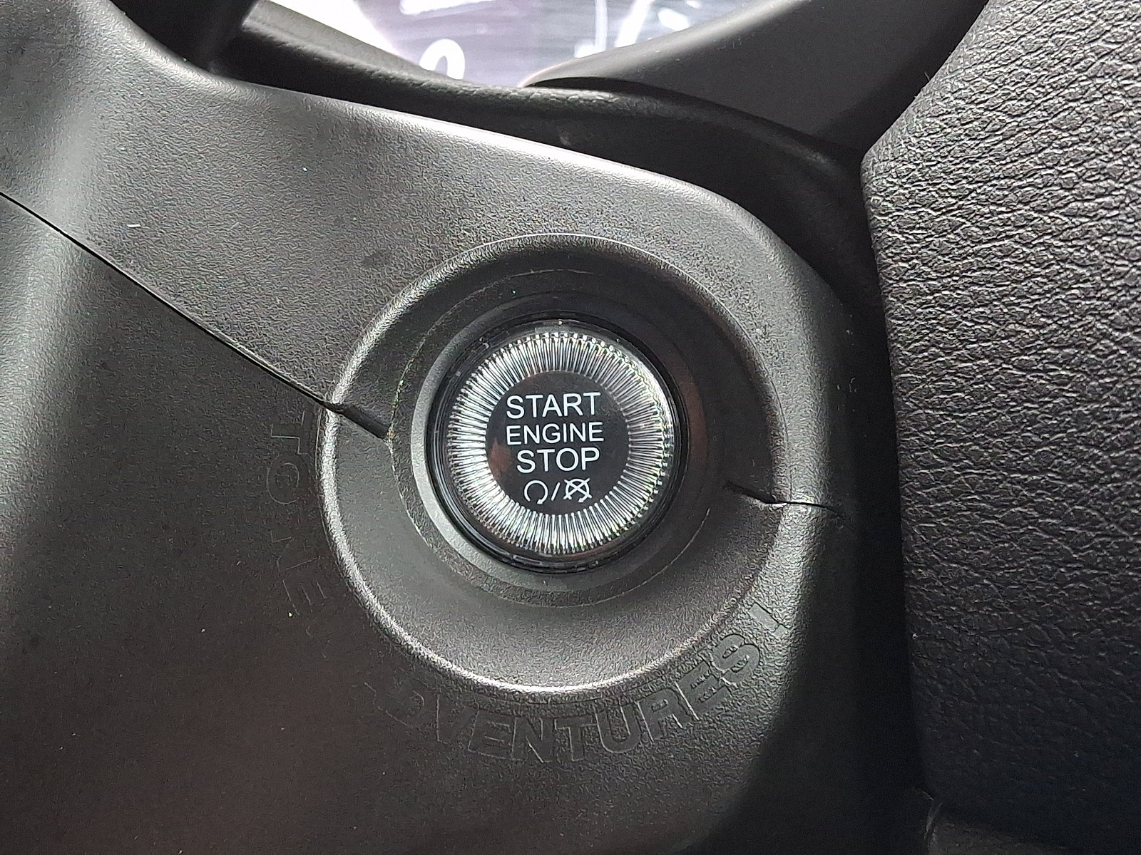 Used 2023 Jeep Renegade Latitude AWD/4WD image 25