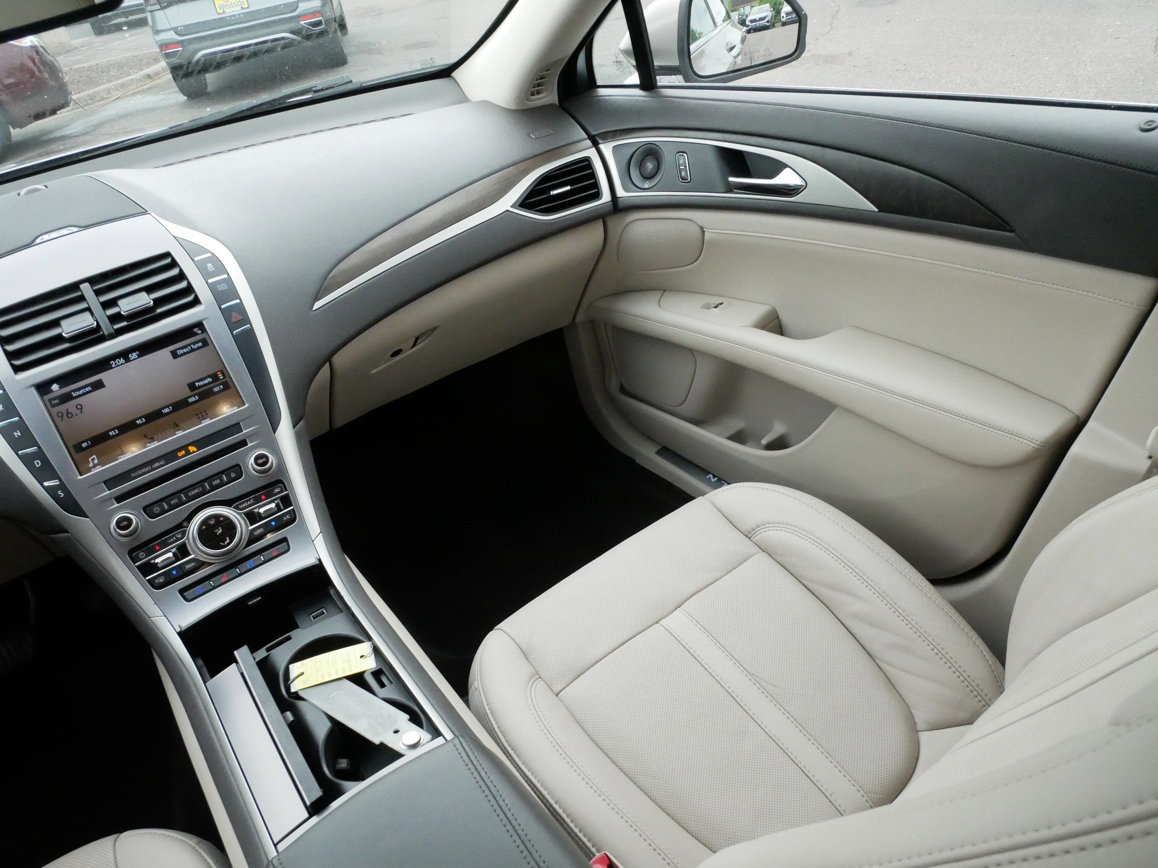 Used 2018 Lincoln MKZ Reserve FWD image 11