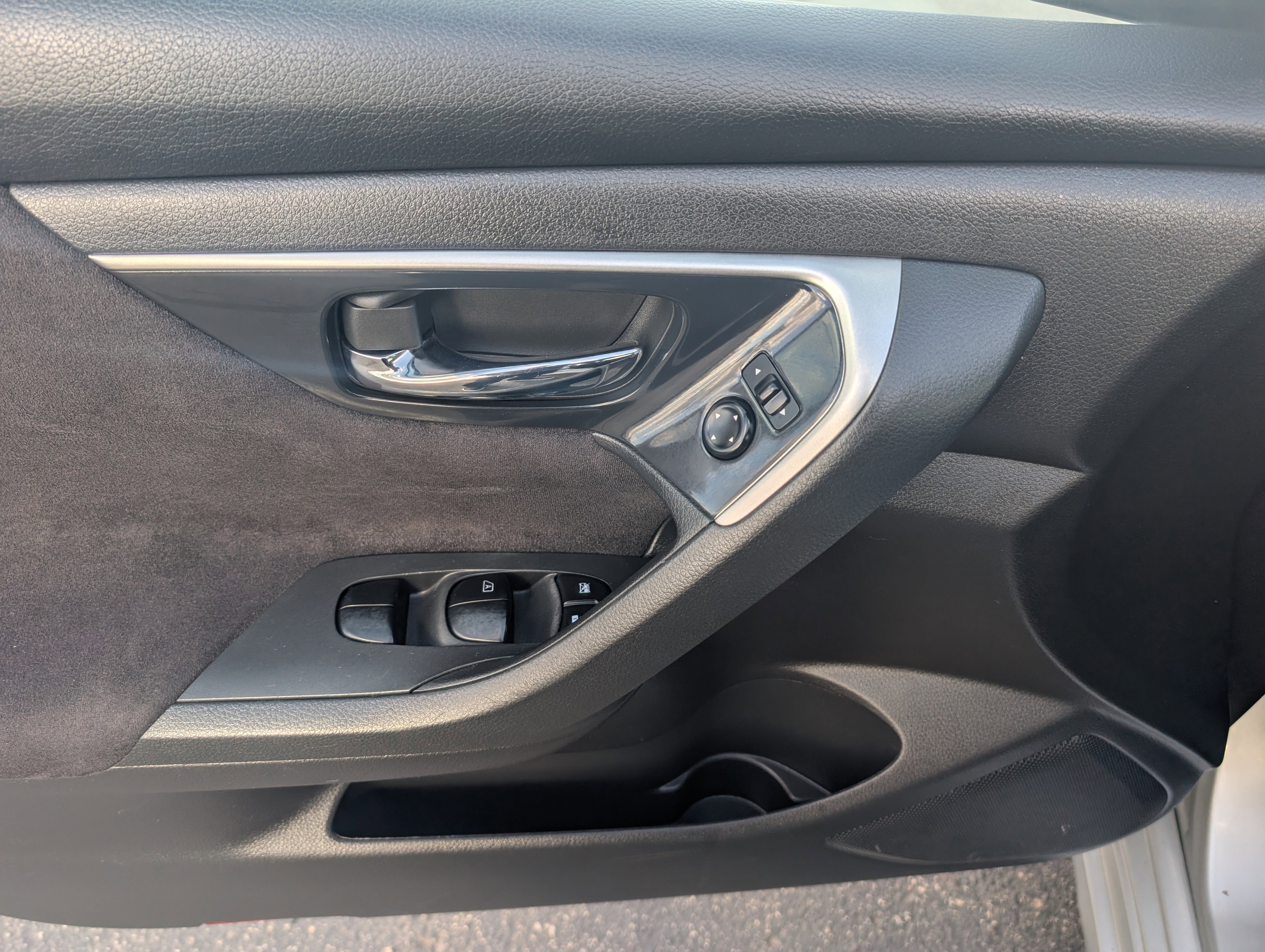 Used 2013 Nissan Altima 2.5 SV FWD image 10
