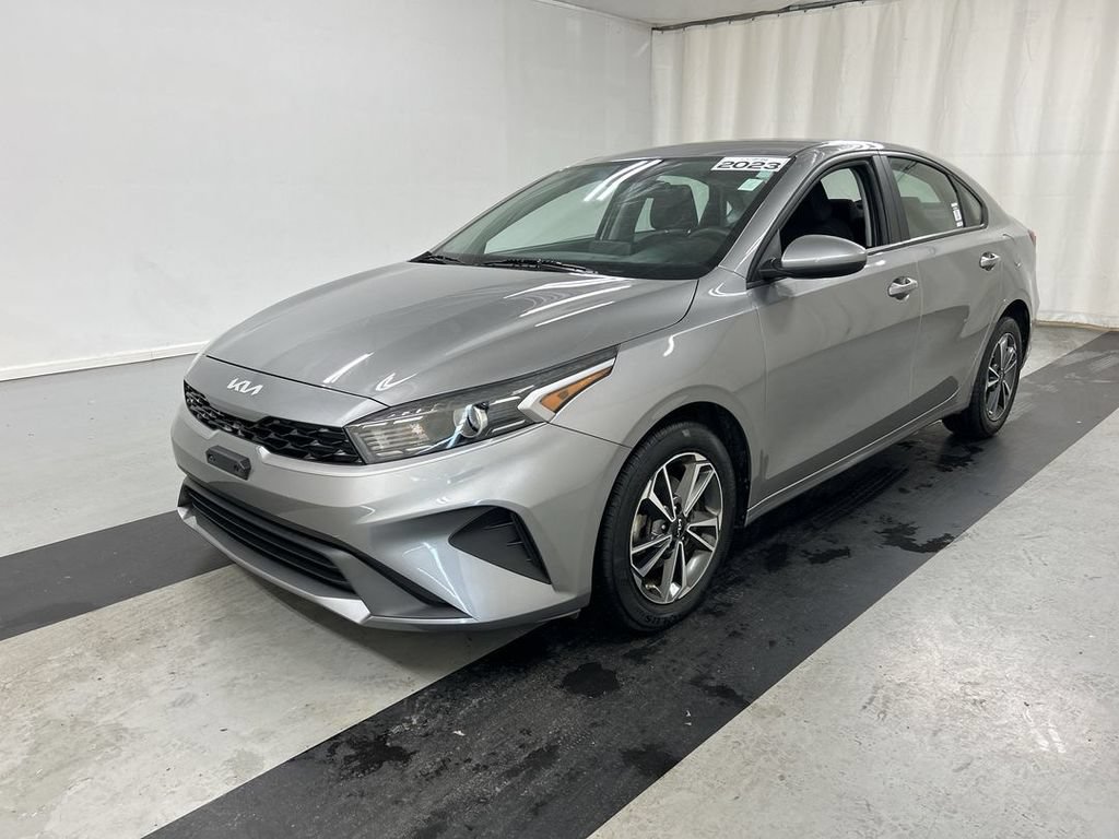Certified 2023 Kia Forte LXS FWD image 5