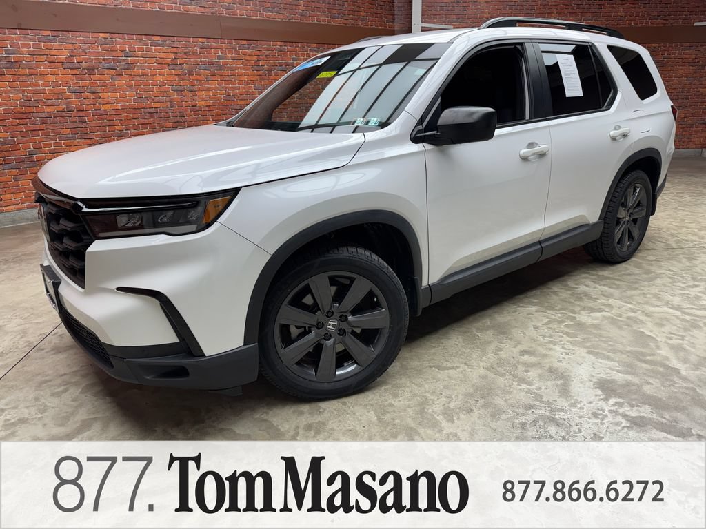 Used 2023 Honda Pilot Sport image 1