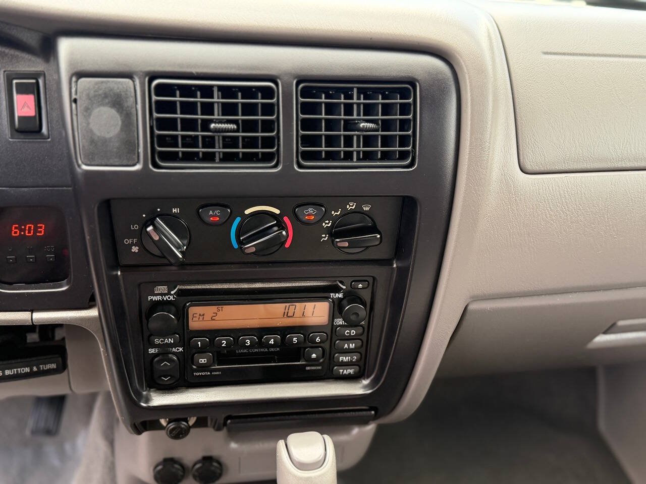 Used 2003 Toyota Tacoma PreRunner RWD image 28