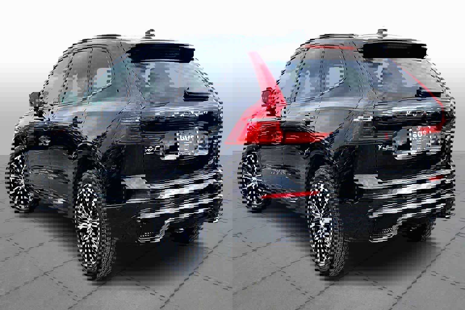 Certified 2023 Volvo XC60 B5 Plus w/ Protection Package Premier image 12