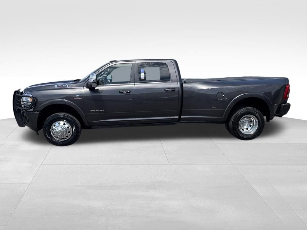 Used 2023 RAM 3500 Limited AWD/4WD image 2
