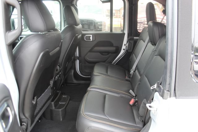 Used 2024 Jeep Wrangler Unlimited Sahara w/ Technology Group AWD/4WD image 25