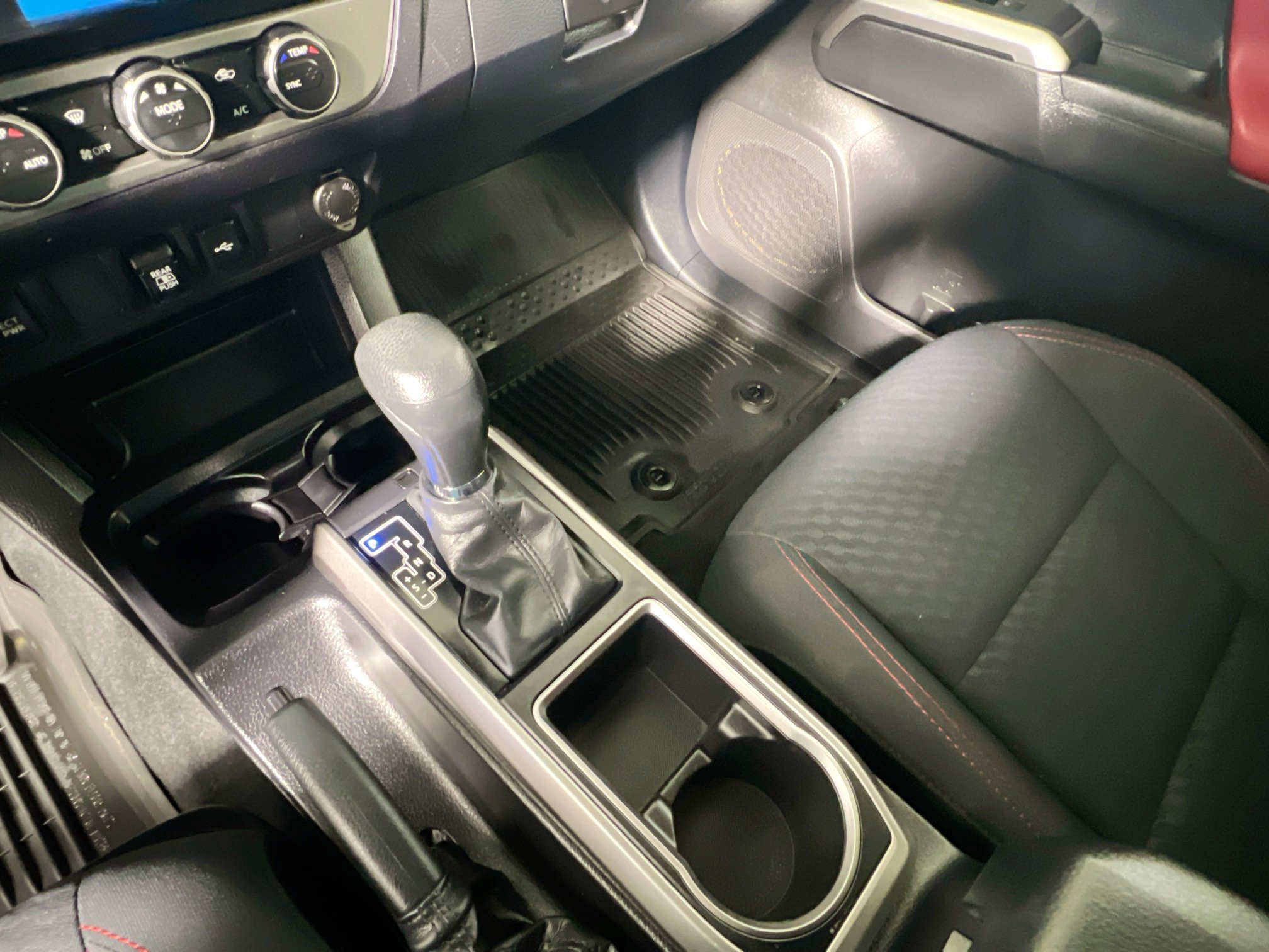 Used 2022 Toyota Tacoma SR5 image 25