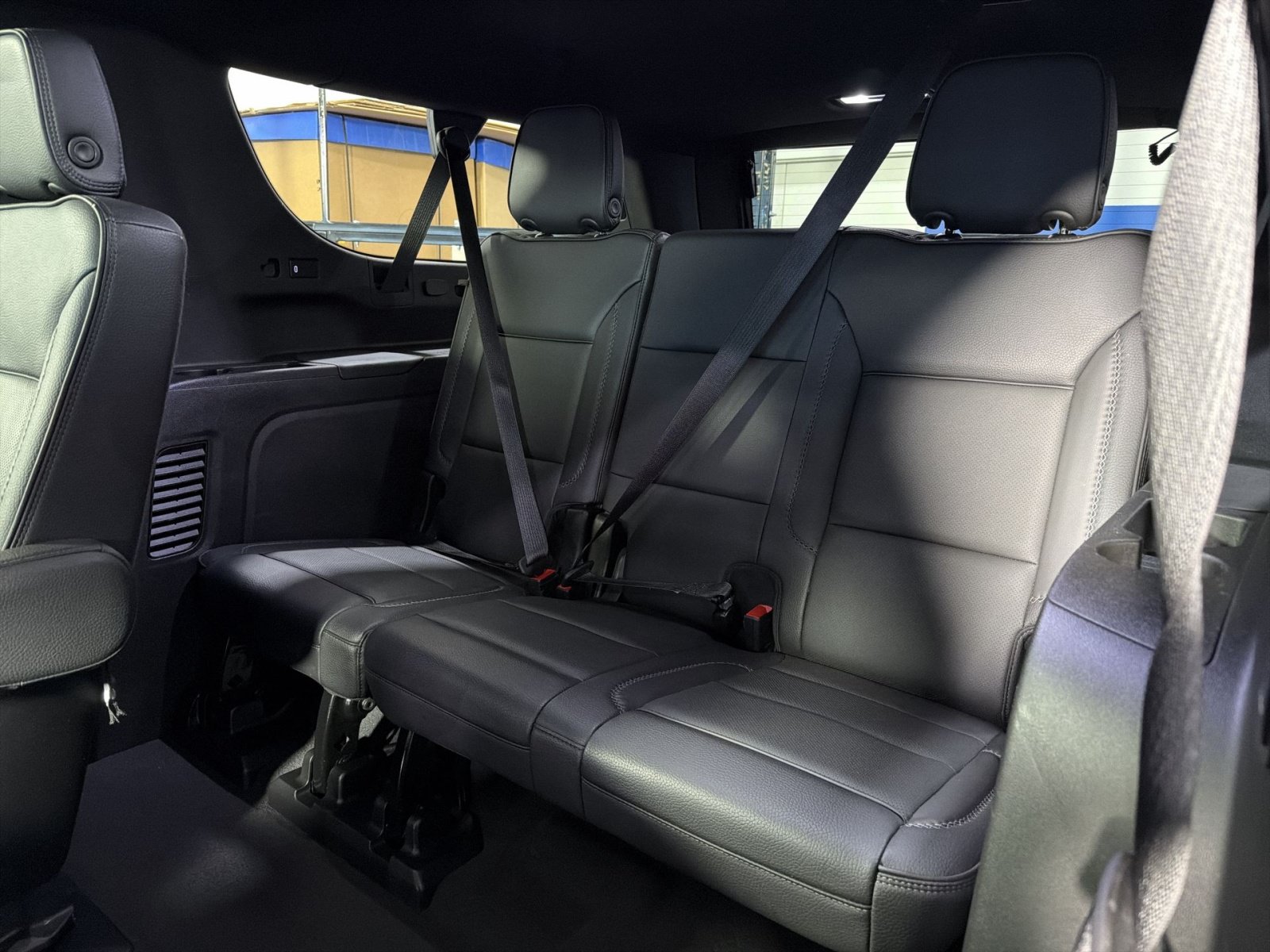Used 2024 GMC Yukon XL Denali w/ Advanced Technology Package AWD/4WD image 29