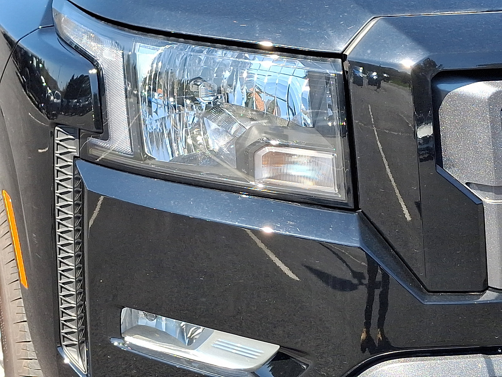 Used 2024 Nissan Frontier SV w/ Technology Package image 9