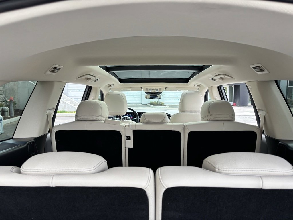 Used 2025 Mercedes-Benz GLS 580 4MATIC image 10