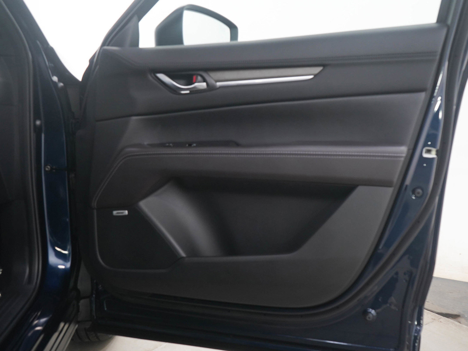 Certified 2025 MAZDA CX-5 Signature image 9