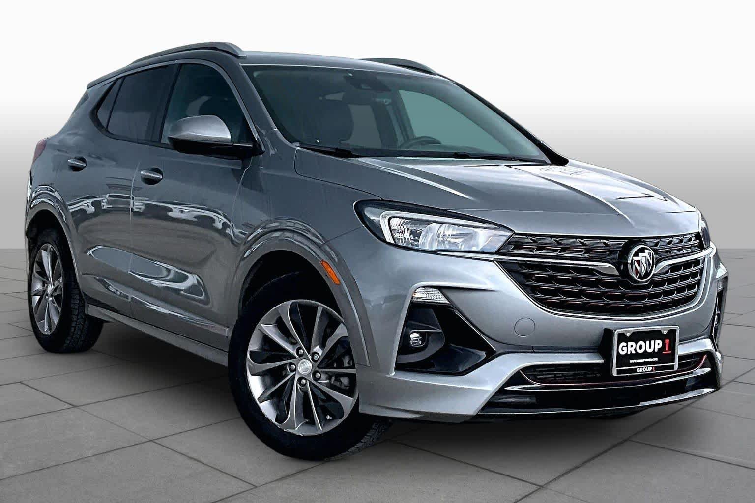 Used 2023 Buick Encore GX Select w/ Sport Touring Package FWD image 3