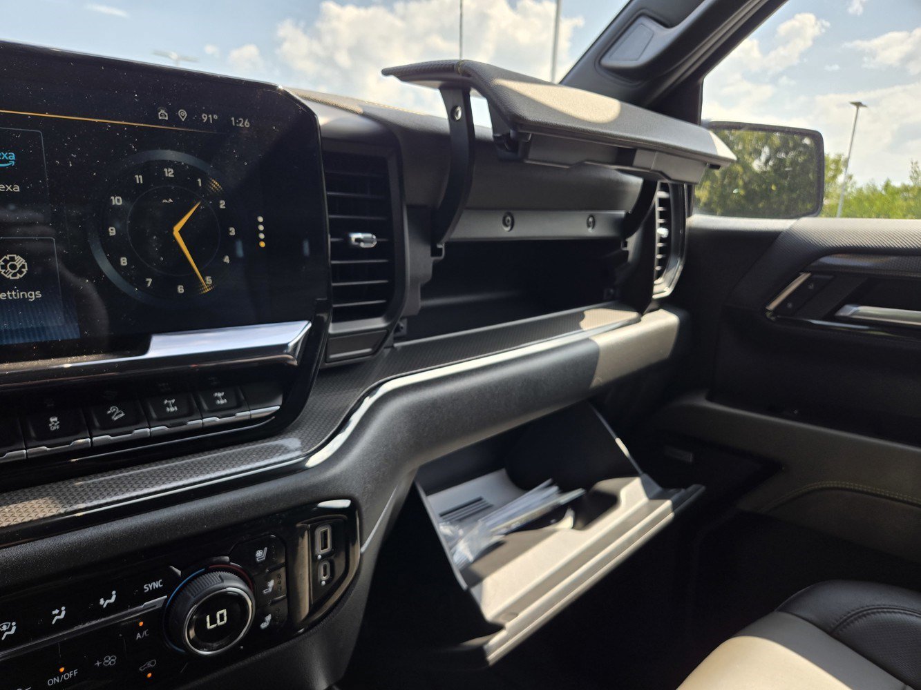 Used 2023 Chevrolet Silverado 1500 ZR2 w/ Technology Package AWD/4WD image 12