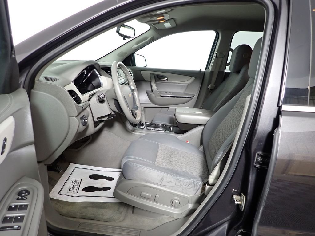 Used 2015 Chevrolet Traverse LT image 18