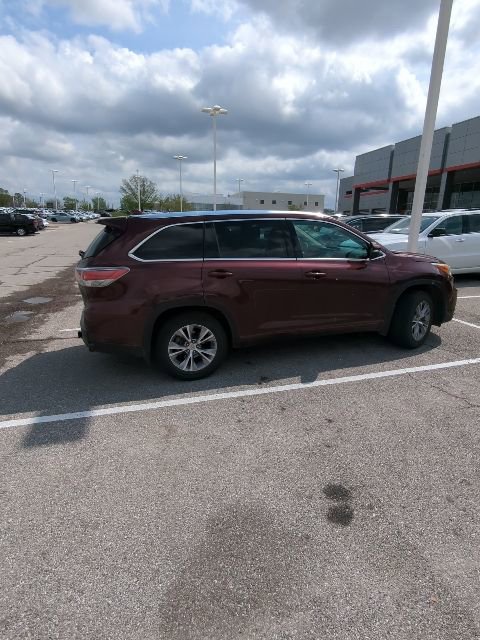 Used 2015 Toyota Highlander XLE image 12