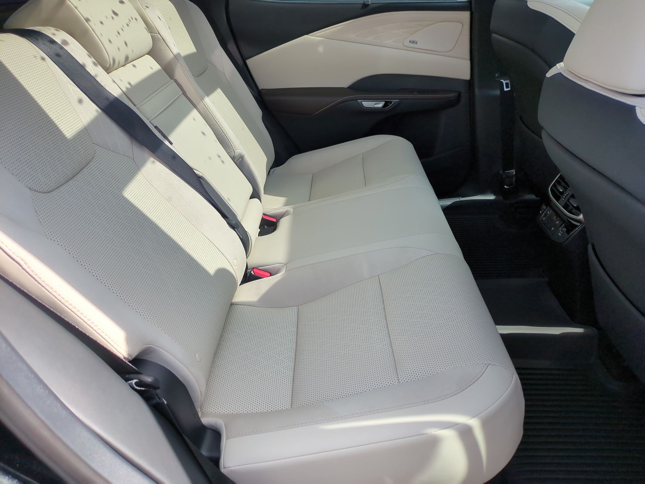 Used 2025 Lexus RX 450h AWD w/ Convenience Package image 34