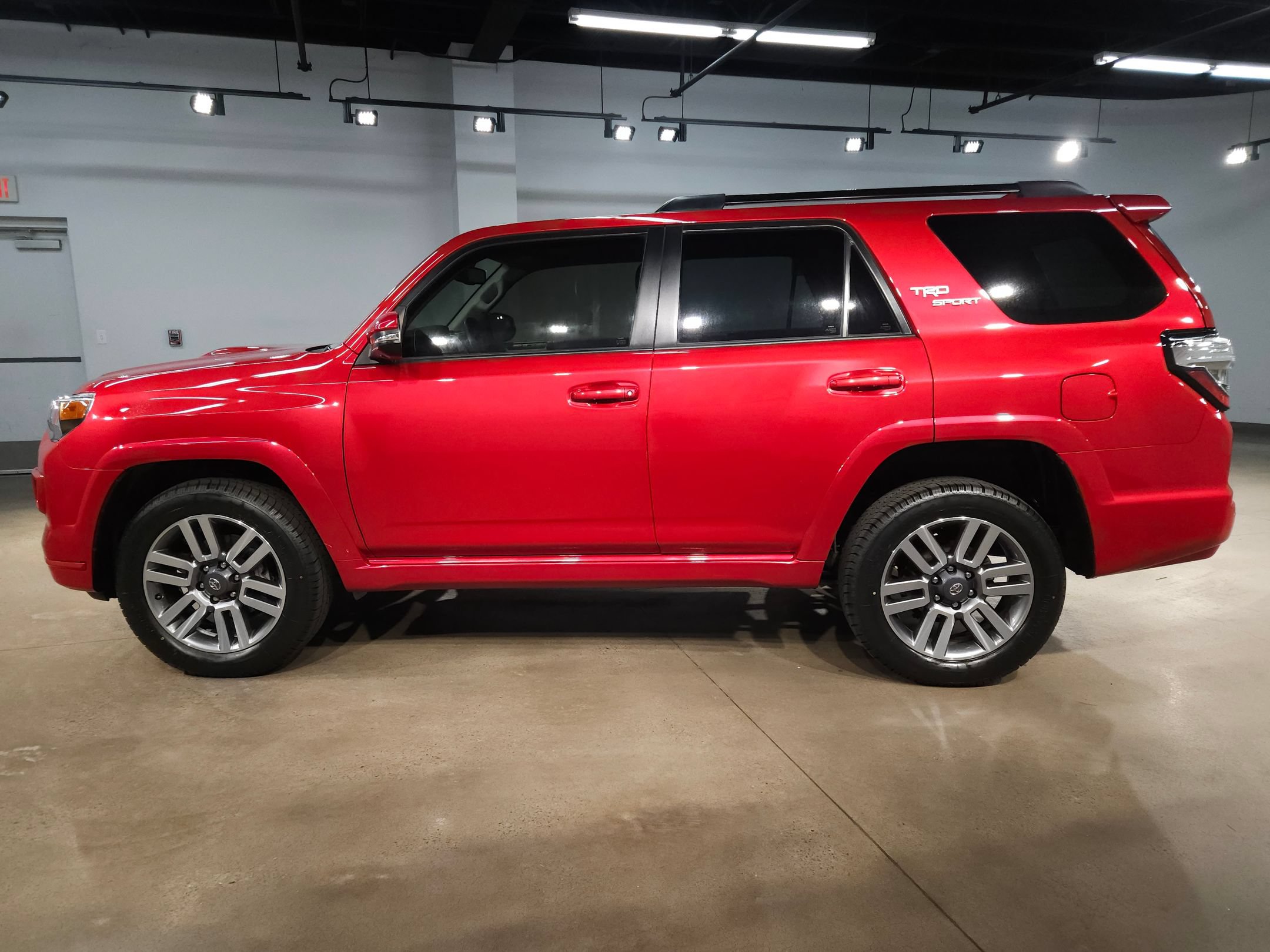 Used 2024 Toyota 4Runner TRD Sport w/ Technology Package AWD/4WD image 4
