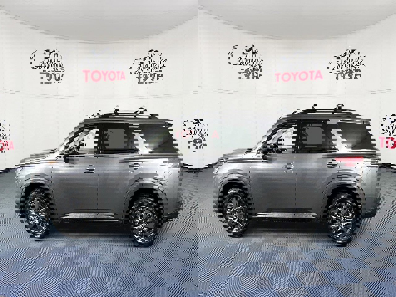 Used 2022 Nissan Pathfinder SV image 4