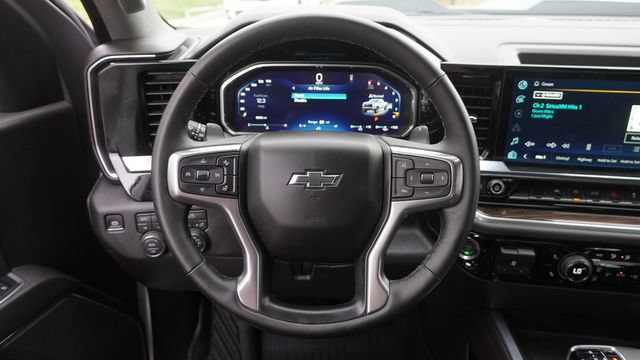Used 2026 Chevrolet Silverado 1500 LT Trail Boss w/ LPO, Dark Essentials Package AWD/4WD image 27