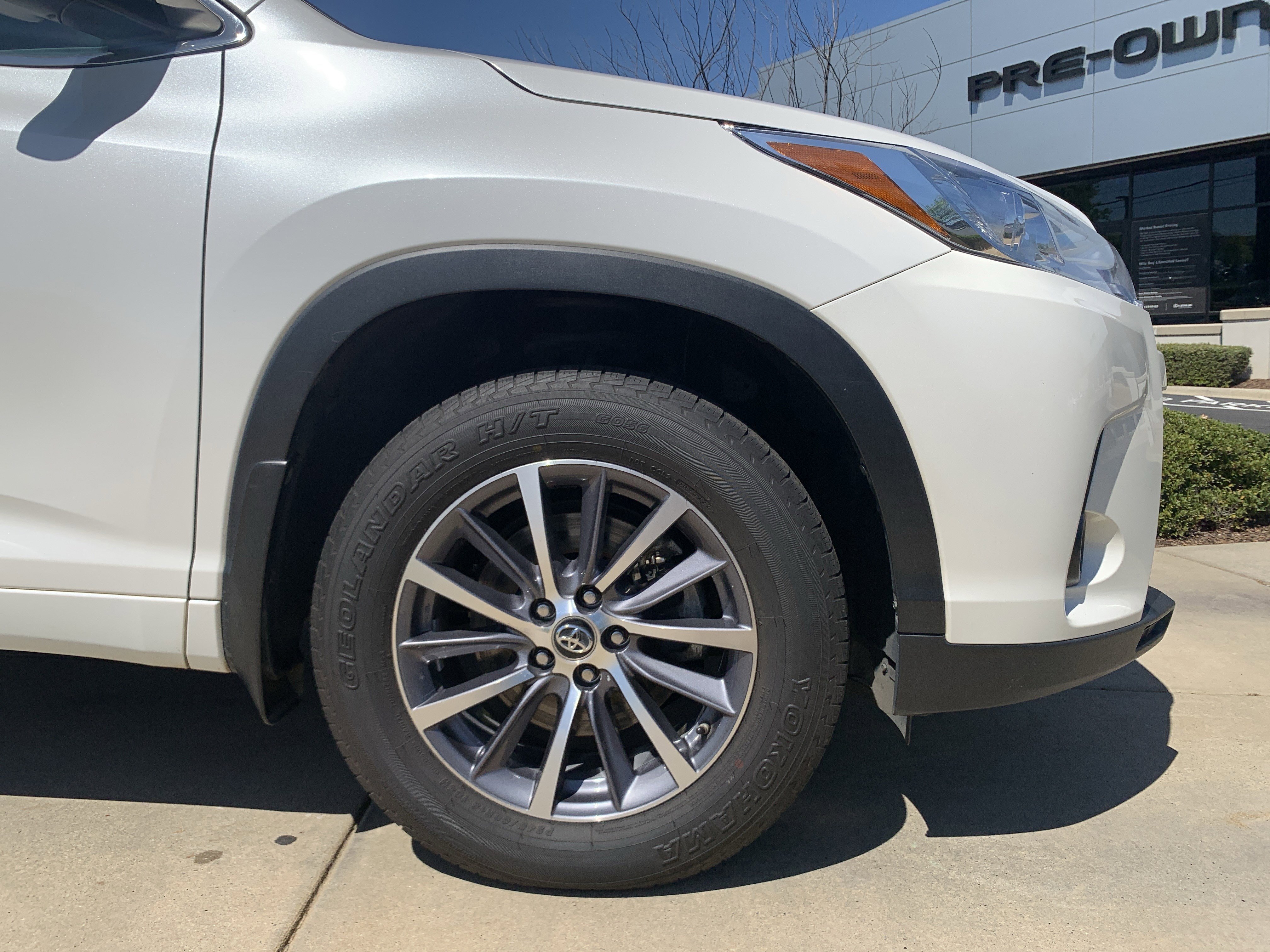 Used 2017 Toyota Highlander XLE image 13