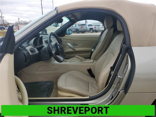Used 2005 BMW Z4 2.5i image 8