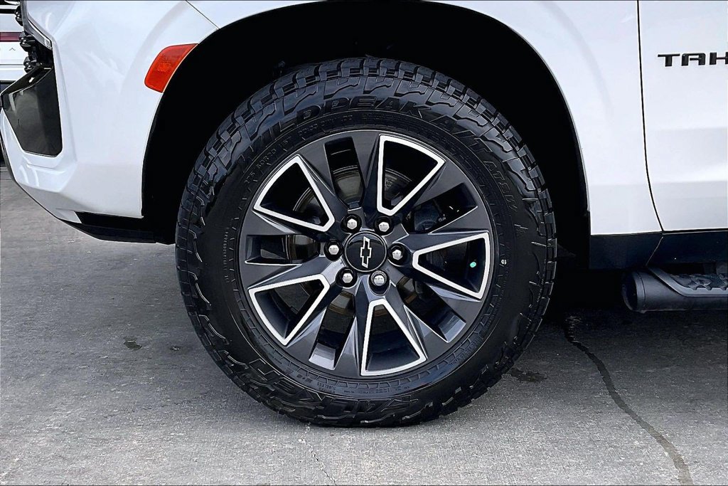Used 2021 Chevrolet Tahoe Z71 w/ Z71 Signature Package AWD/4WD image 9