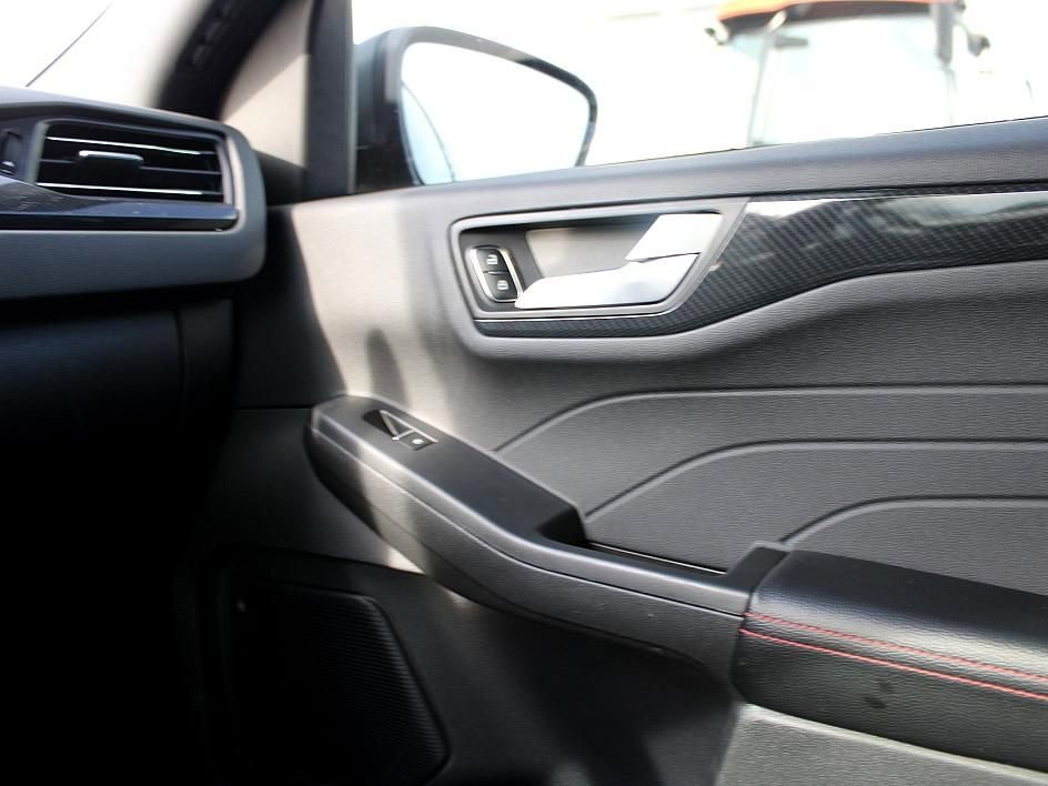 Used 2024 Ford Escape ST-Line w/ Tech Pack #1 image 27