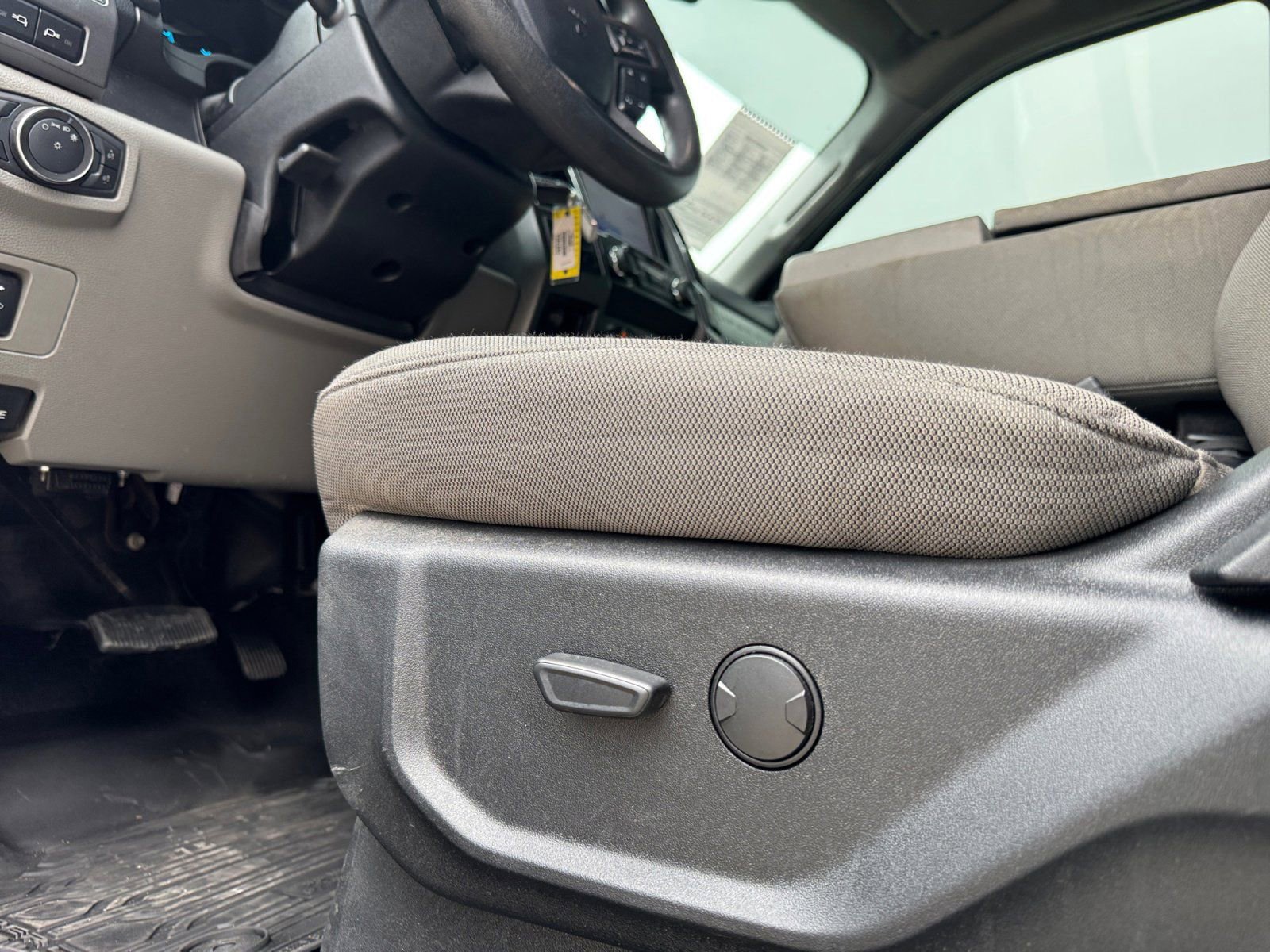 Certified 2020 Ford F250 XLT w/ XLT Premium Package image 18