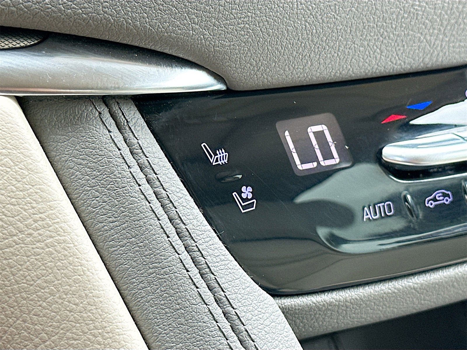 Used 2022 Cadillac XT5 Premium Luxury w/ Technology Package image 21