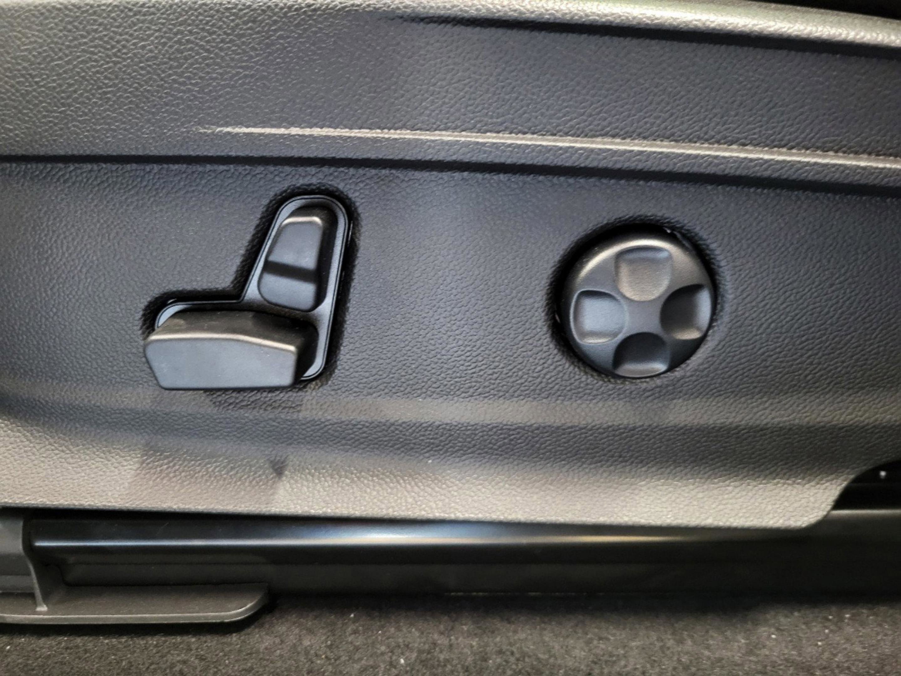 New 2025 Alfa Romeo Stelvio Sprint image 16