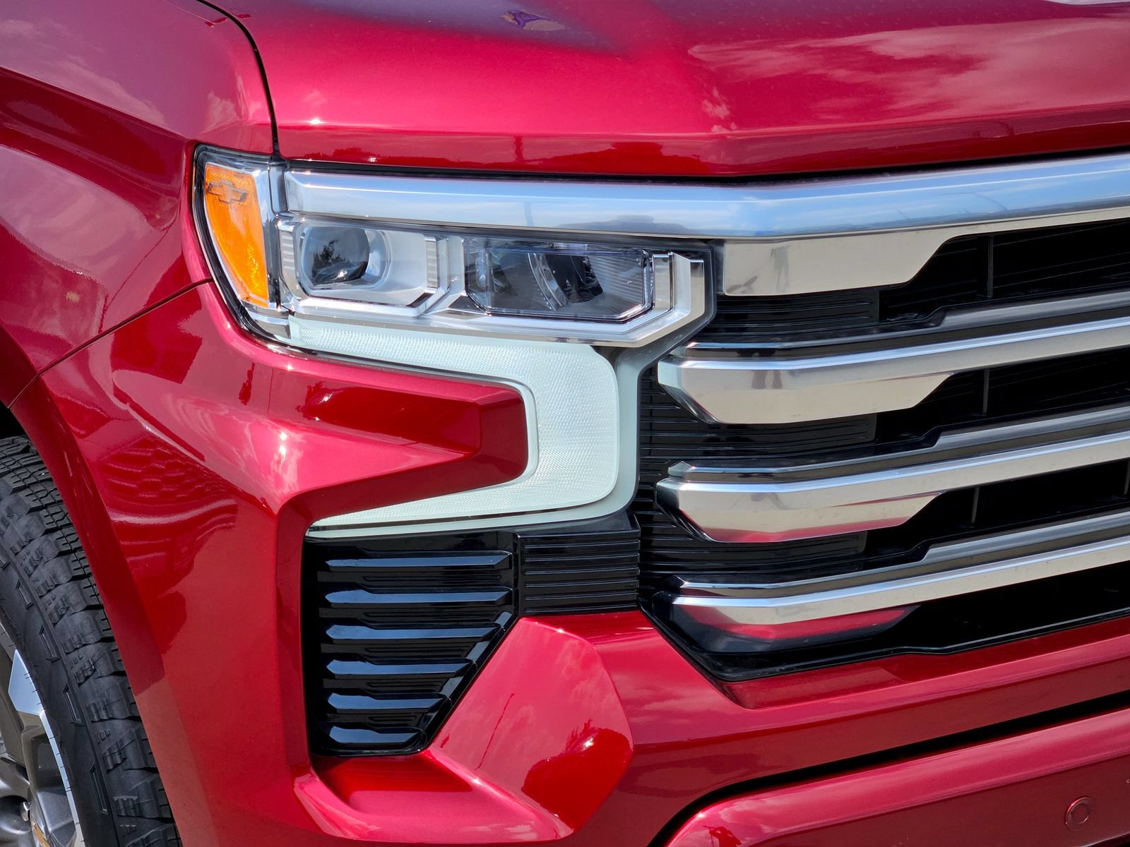 Certified 2025 Chevrolet Silverado 1500 High Country w/ Technology Package AWD/4WD image 10